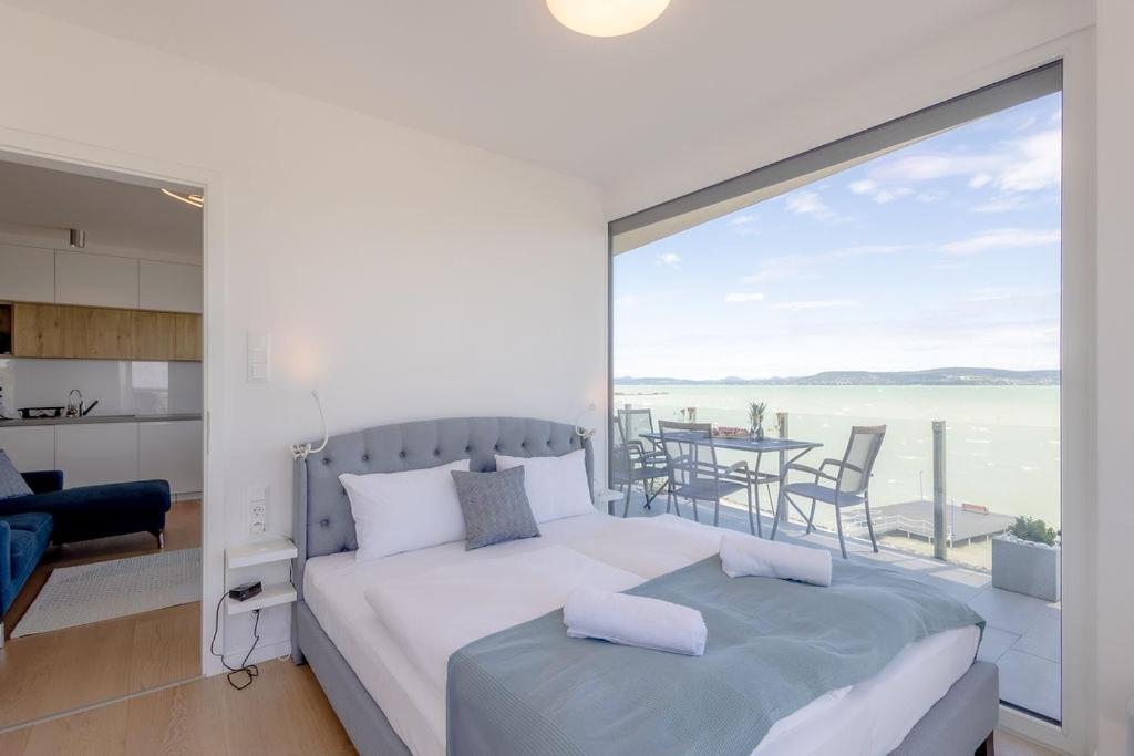 Lellemarine By Bltn Apartmanok Balatonlelle Exterior photo